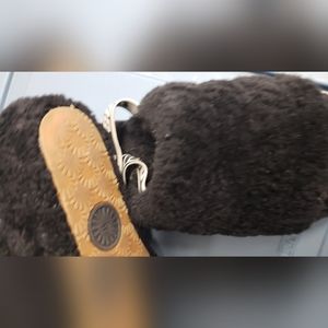 UGG SLIPPER